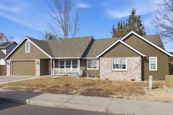 2934 NE Wells Acres Road, Bend, OR 97701