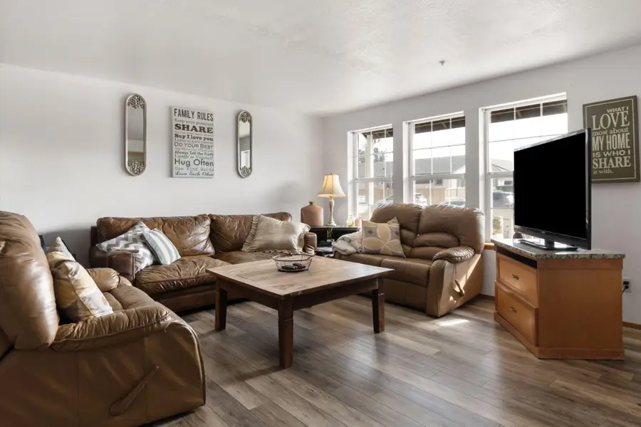 2934 NE Wells Acres Road, Bend, OR 97701 - #3