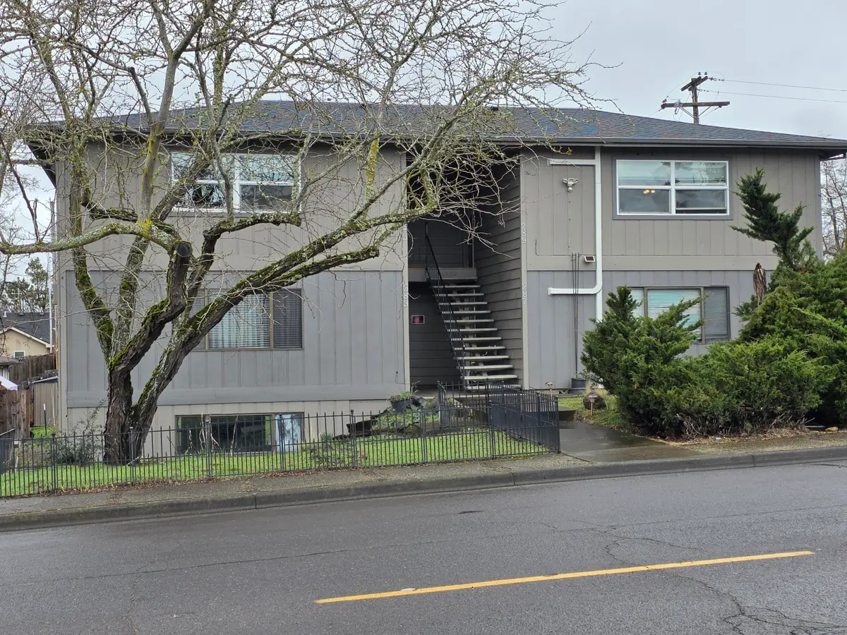 283 N 10th Street, Central Point, OR 97502 - #1