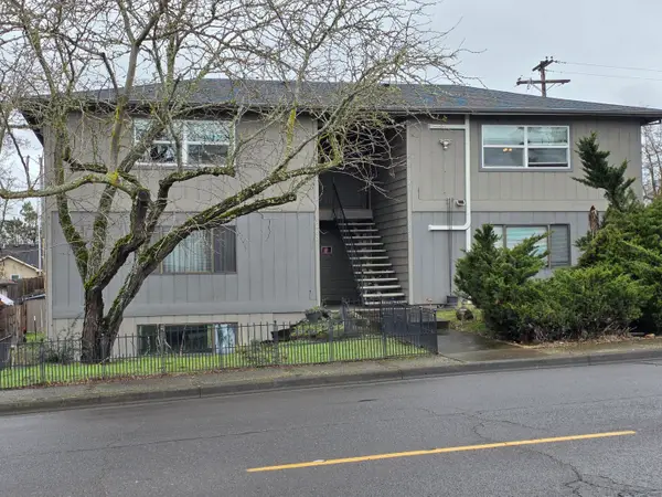 283 N 10th Street, Central Point, OR 97502