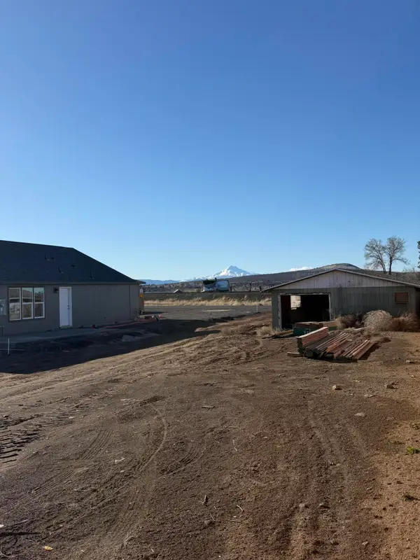 145 Jefferson Avenue, Metolius, OR 97741