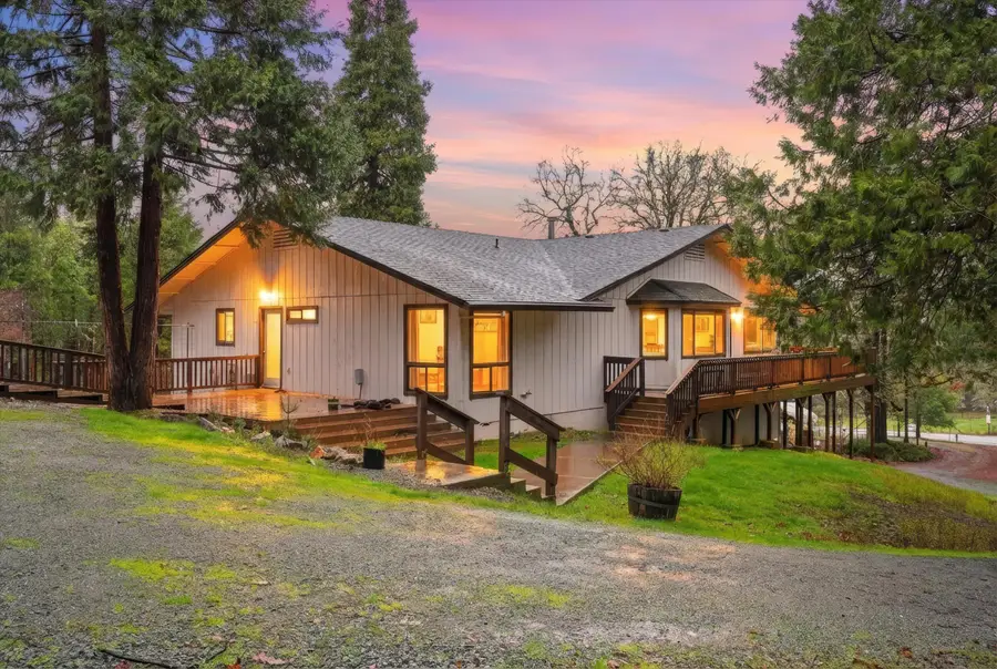 6900 Pleasant Creek Road, Rogue River, OR 97537 - #2