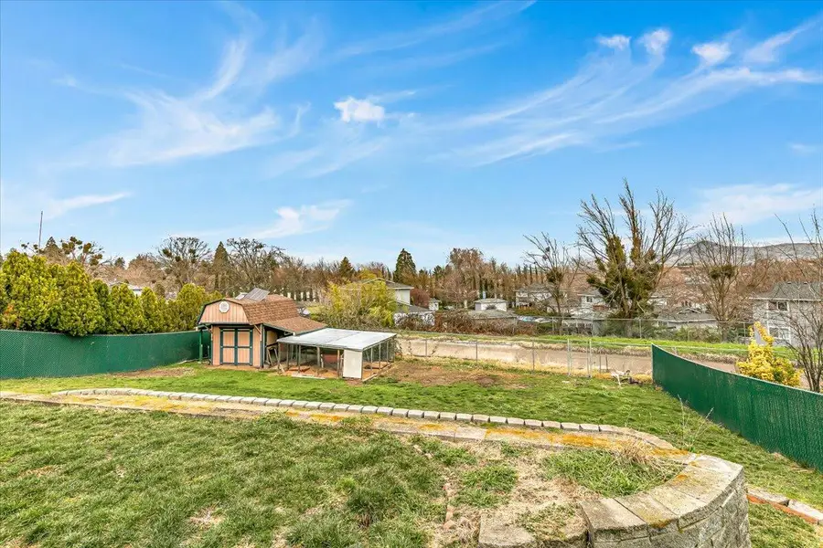 401 Elm Street, Phoenix, OR 97535 - #3