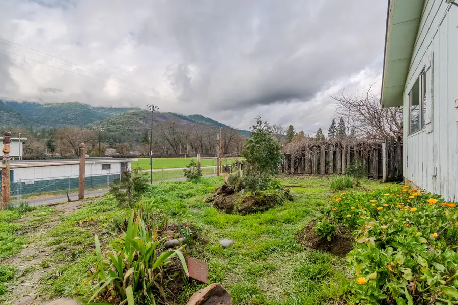 214 Berglund Street, Rogue River, OR 97537 - #3