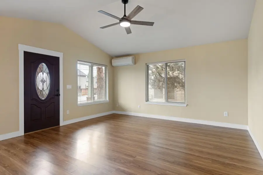 973 E Cascade Avenue, Sisters, OR 97759 - #3