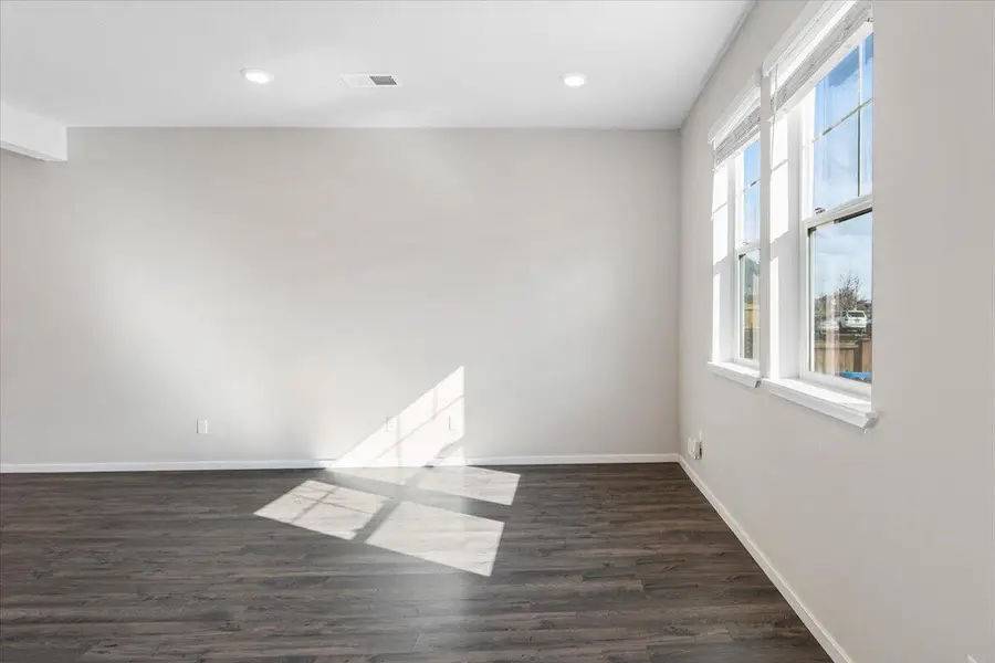 1135 NW Upas Avenue, Redmond, OR 97756 - #3