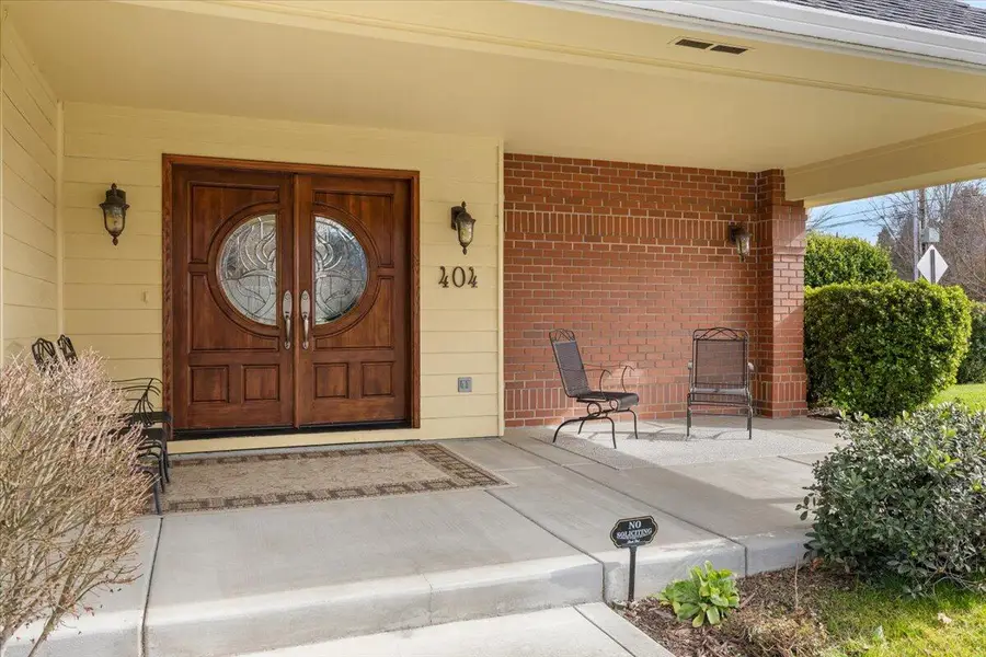 404 Silver Creek Drive, Central Point, OR 97502 - #2