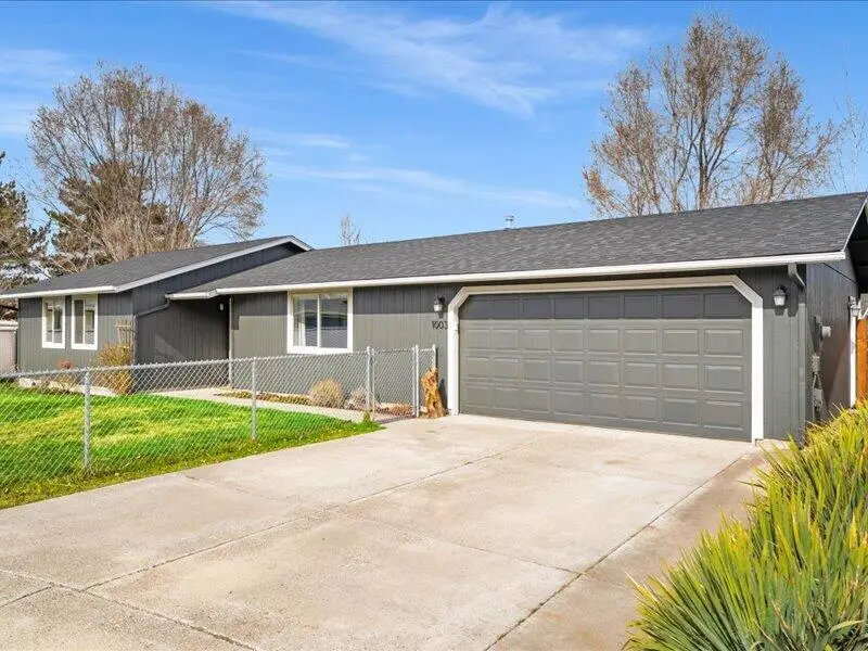 1003 SE Algonquian Loop, Prineville, OR 97754 - #2