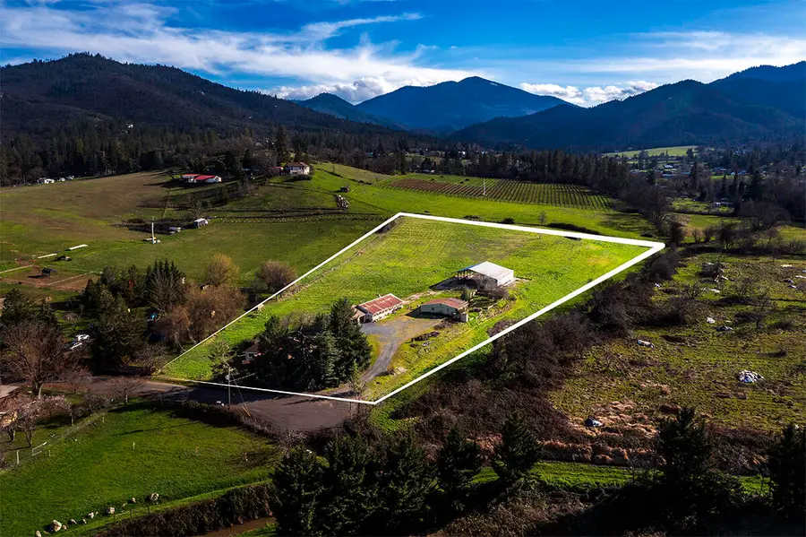 273 Theo Drive, Talent, OR 97540 - #2