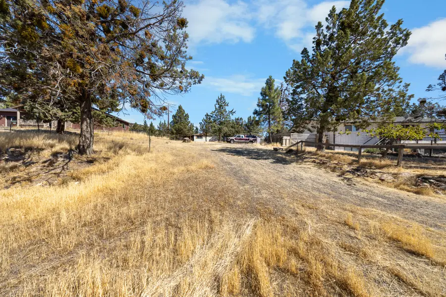 NW King Avenue #17, Prineville, OR 97754 - #2