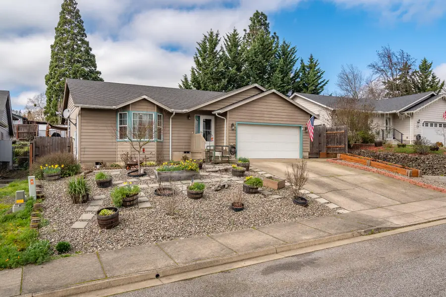 380 SE Sunnyside Drive, Winston, OR 97496 - #3