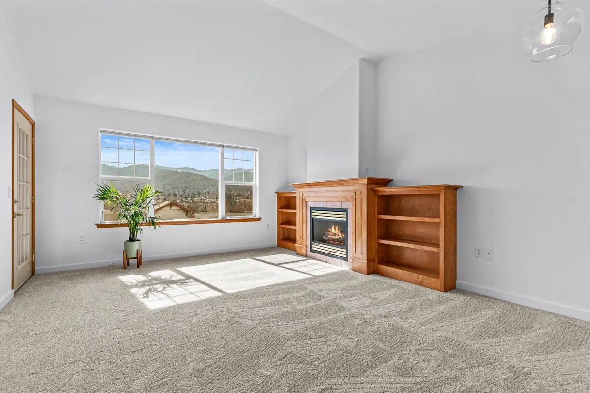 942 Mountain Meadows Circle, Ashland, OR 97520 - #1