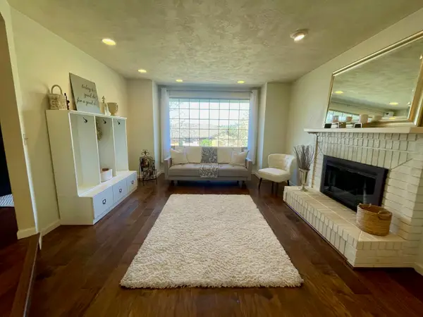 2446 Heritage Way, Medford, OR 97504