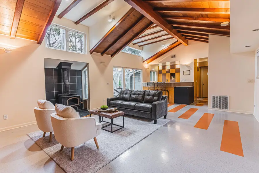 450 Whispering Pines Lane, Grants Pass, OR 97527 - #3