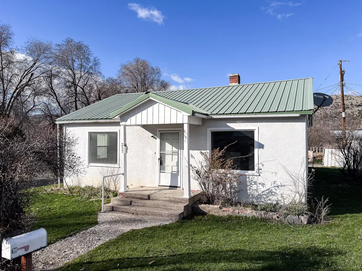 317 NW 3rd Avenue, John Day, OR 97845 - #1