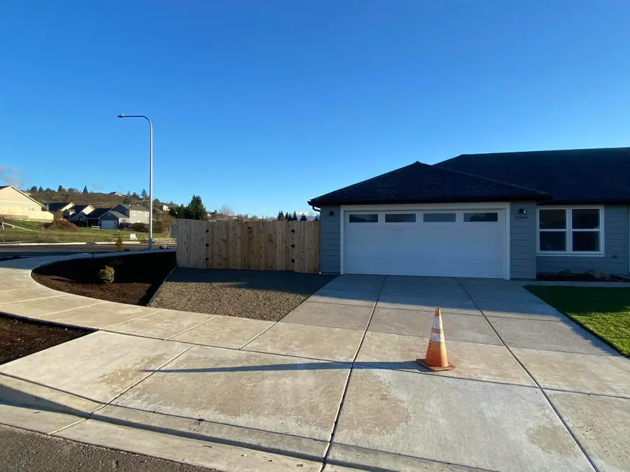 3360 Bryson Way, Medford, OR 97504 - #3