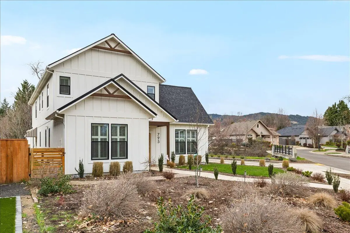 795 Bybee Drive, Jacksonville, OR 97530 - #1