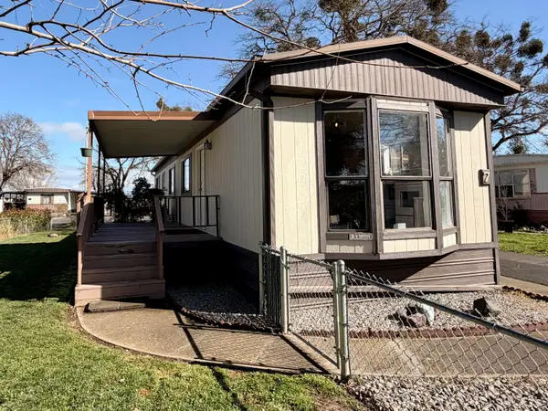 6850 Downing Road #SPC 7, Central Point, OR 97502