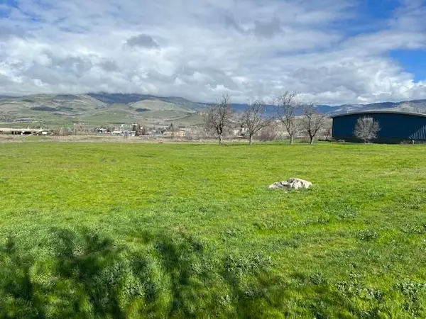 766 E Jefferson Avenue, Ashland, OR 97520