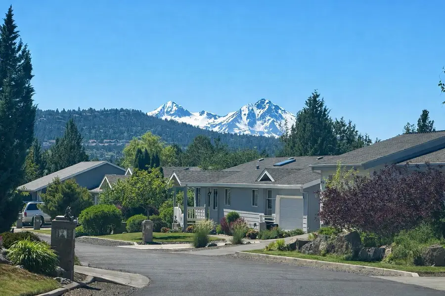 2552 NE Iris Way, Bend, OR 97701 - #2