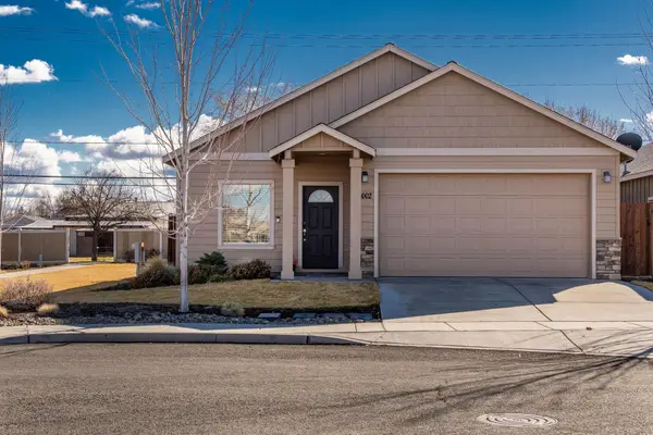 3002 NW Alder Place, Redmond, OR 97756