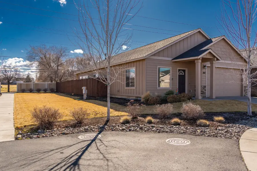 3002 NW Alder Place, Redmond, OR 97756 - #2