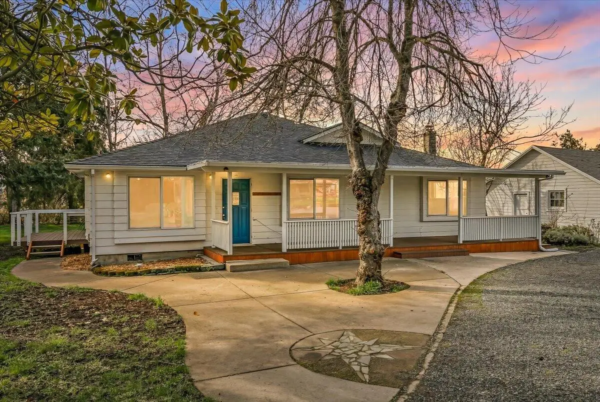 4127 Fern Valley Road, Phoenix, OR 97535 - #1