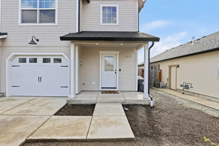 1619 S Columbus Avenue, Medford, OR 97501 - #2