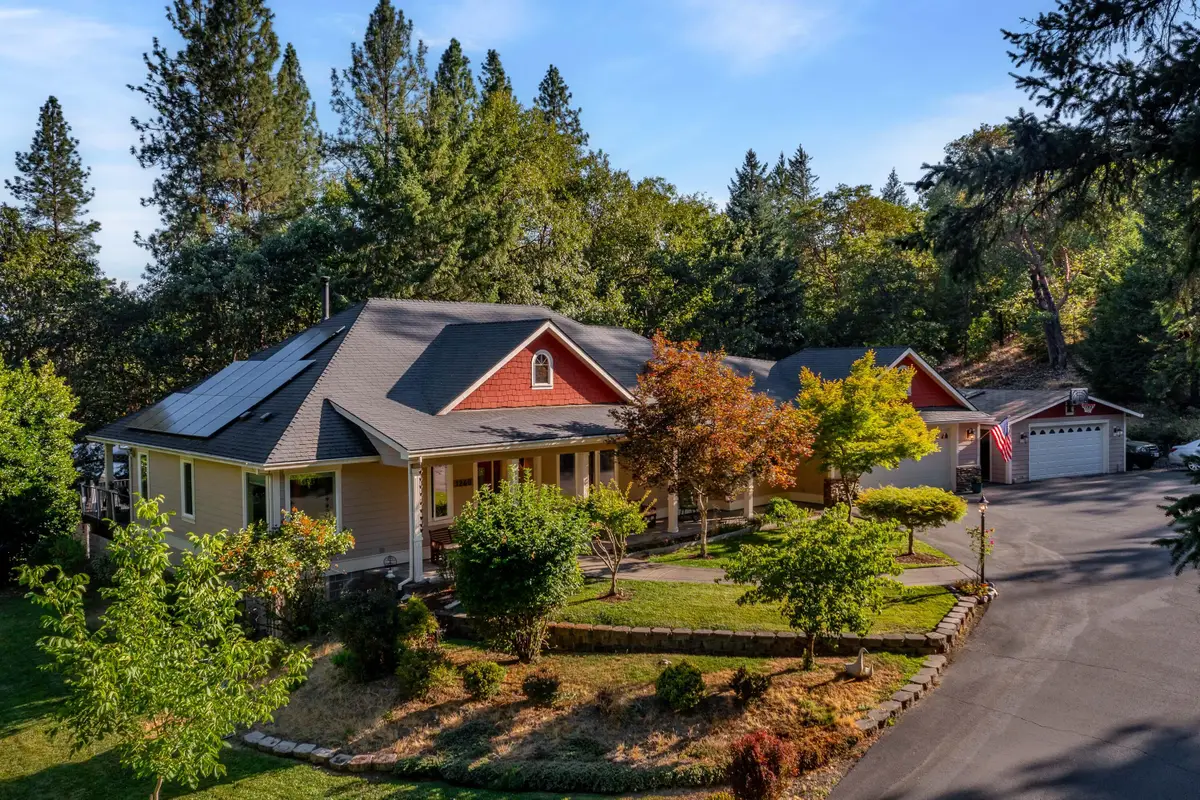 1260 Pinecrest Drive, Grants Pass, OR 97526 - #1