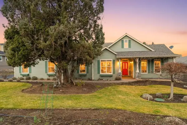 447 Highland Meadow Loop, Redmond, OR 97756