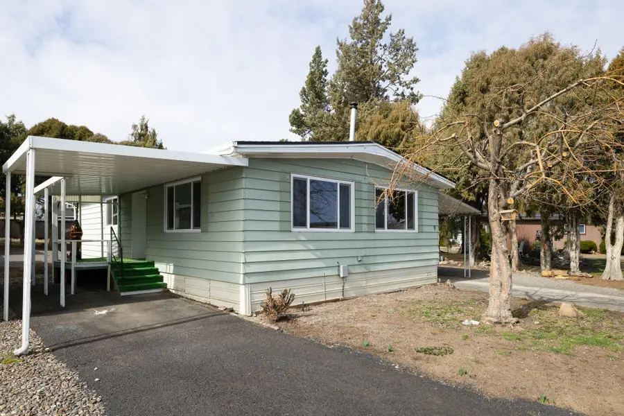 2633 SW Obsidian Avenue #UNIT 9, Redmond, OR 97756 - #2