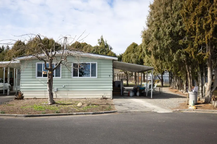 2633 SW Obsidian Avenue #UNIT 9, Redmond, OR 97756 - #3