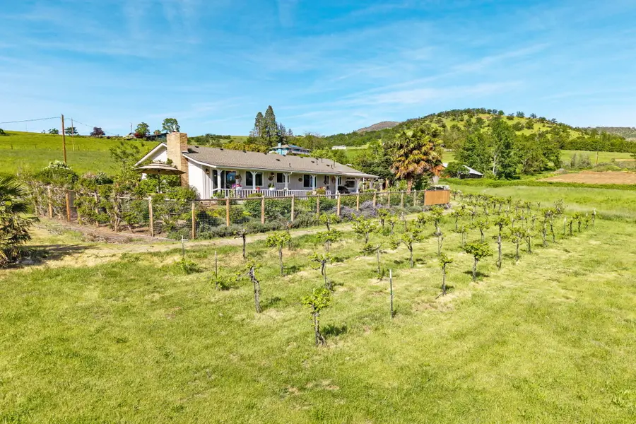 3015 Marigold Lane, Medford, OR 97504 - #3