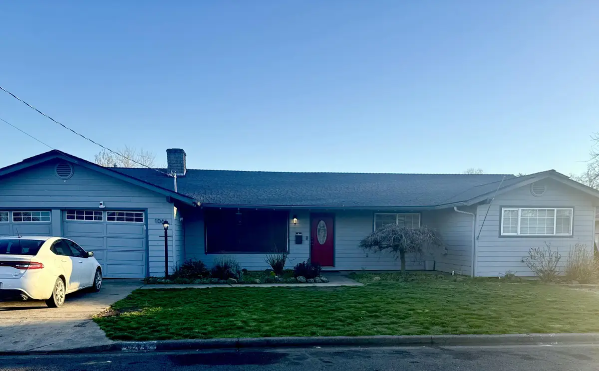 106 Victoria Way, Central Point, OR 97502 - #1