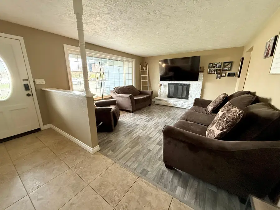 106 Victoria Way, Central Point, OR 97502 - #3