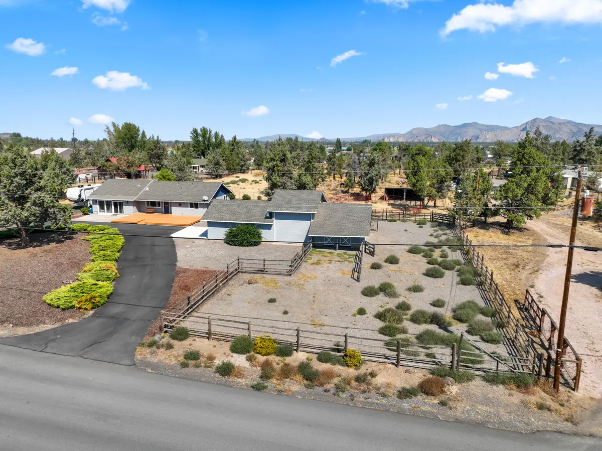 1923 NE Upas Avenue, Redmond, OR 97756 - #1