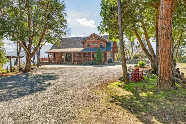 4466 W Griffin Creek Road, Medford, OR 97501