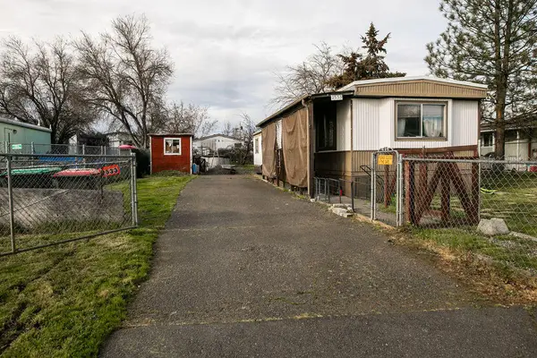 2533 Terrmont Street, White City, OR 97503