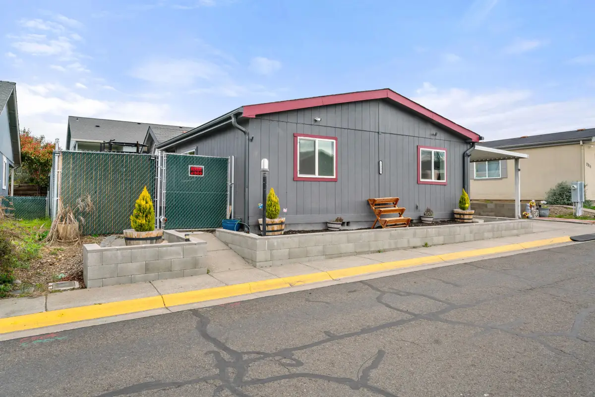 2311 Lara Lane, Central Point, OR 97502 - #1