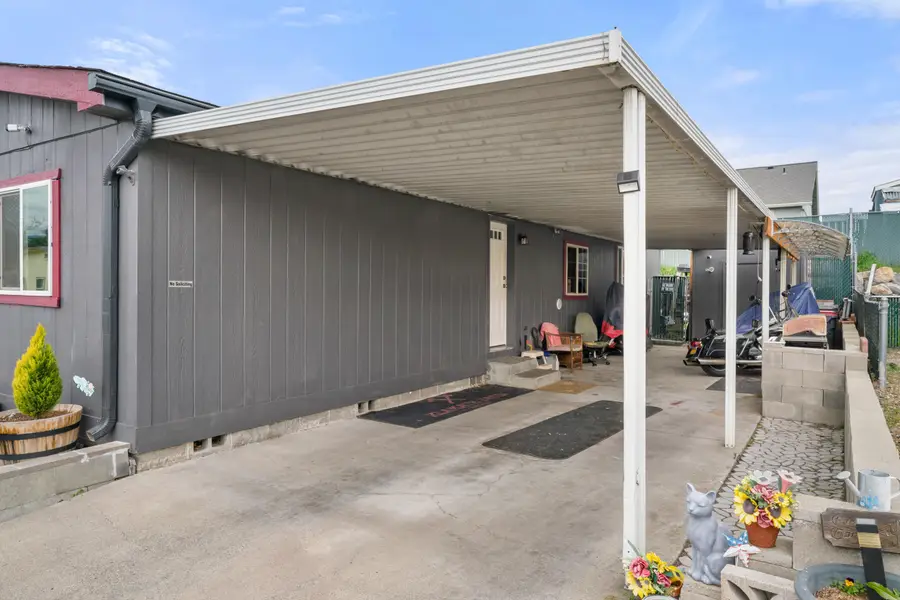 2311 Lara Lane, Central Point, OR 97502 - #2