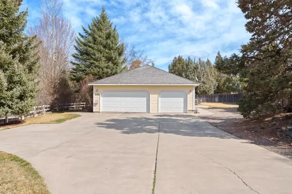 1052 NE Francis Court, Bend, OR 97701