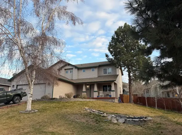 3728 SW Reindeer Avenue, Redmond, OR 97756