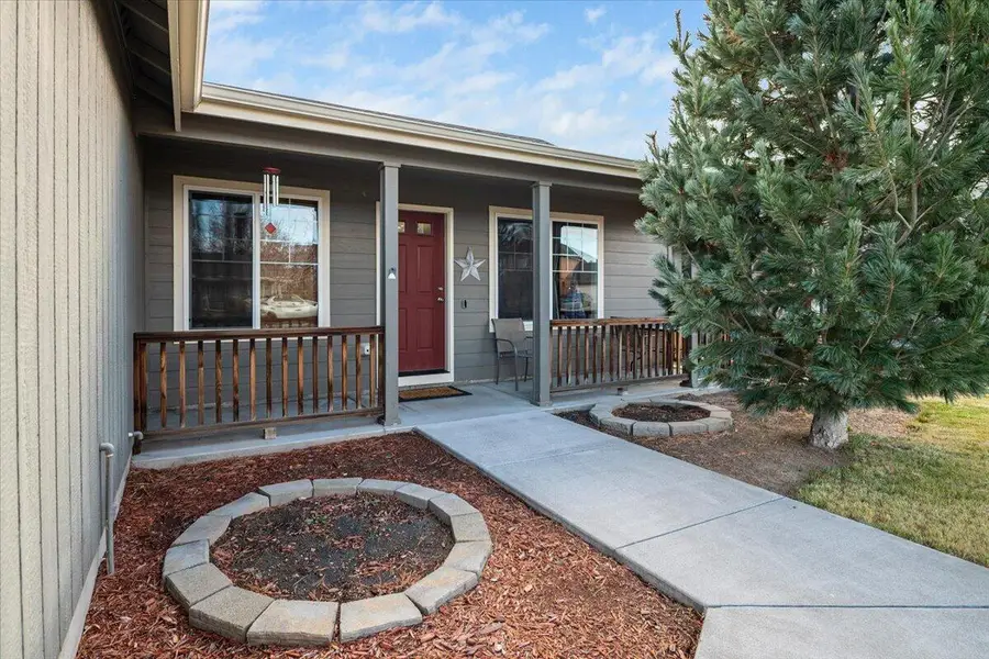 210 NW 27th Court, Redmond, OR 97756 - #3