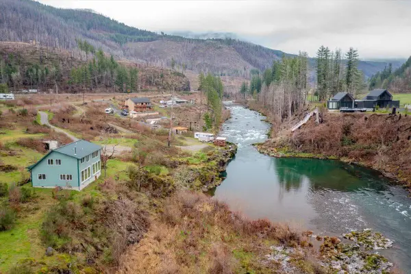 33910 Railroad Avenue, Gates, OR 97346