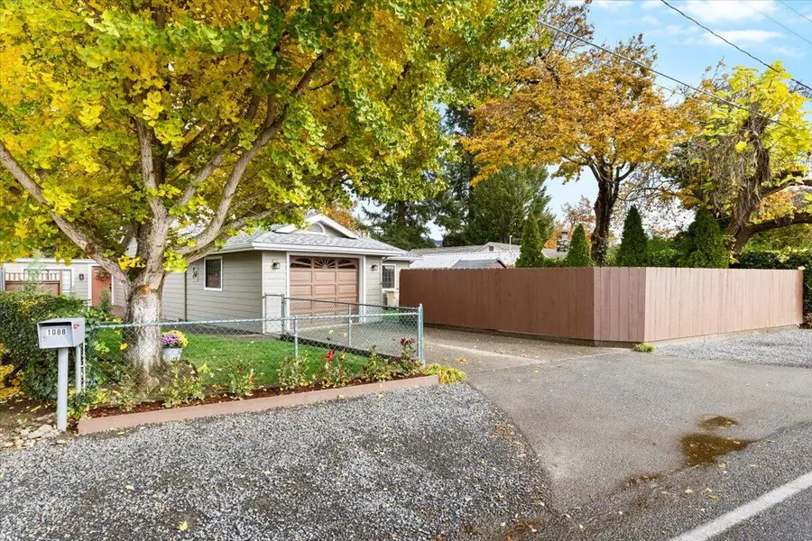 1088 E Park Street, Grants Pass, OR 97527 - #3