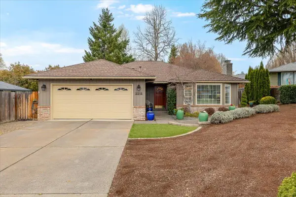 2213 Westfall Circle, Medford, OR 97504