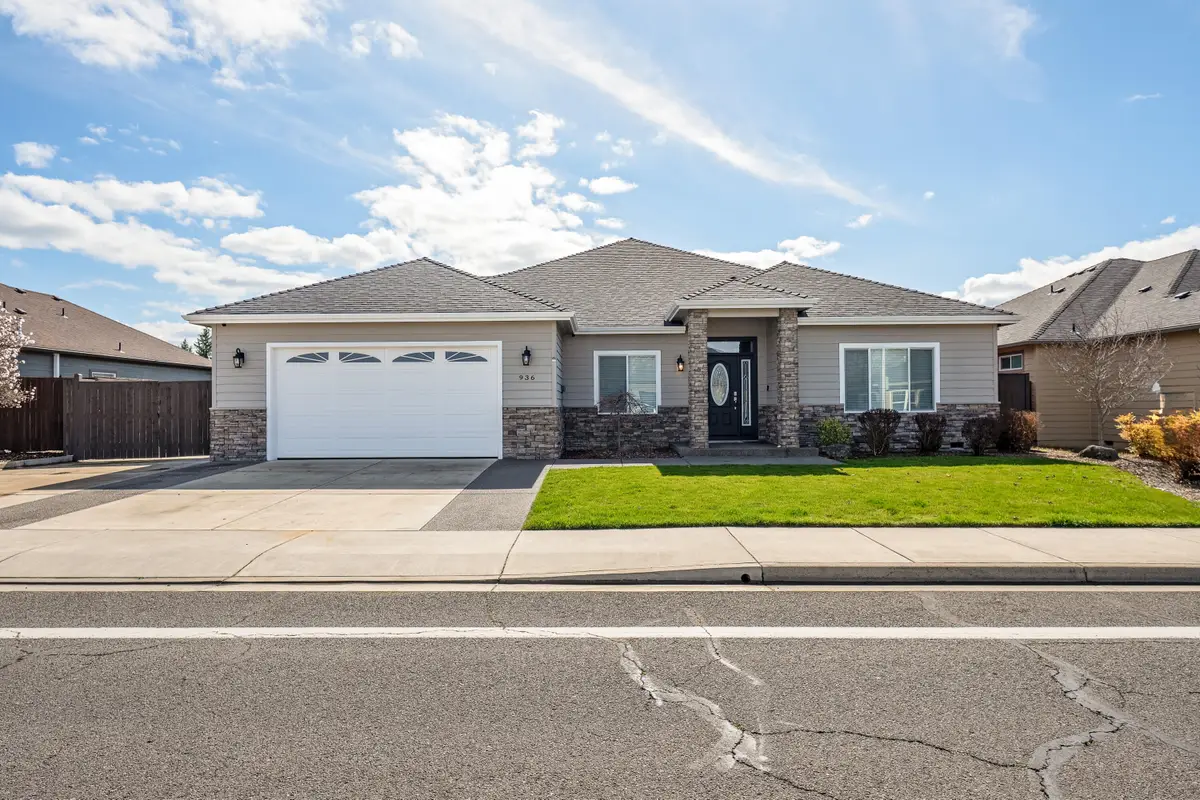 936 Arrowhead Trail, Eagle Point, OR 97524 - #1