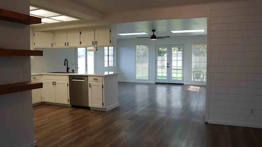 2060 Melody Lane, Medford, OR 97504 - #2