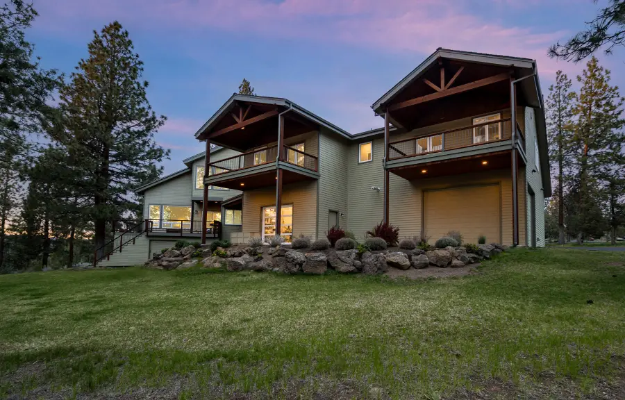 69205 Hawksflight Drive, Sisters, OR 97759 - #3