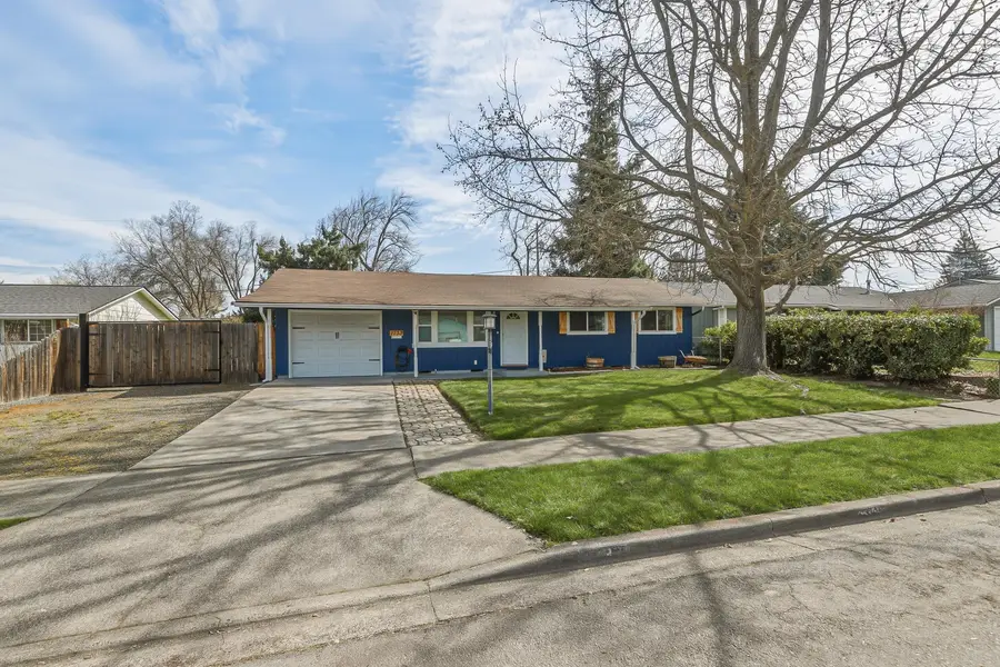 1733 Howell Avenue, Medford, OR 97501 - #2